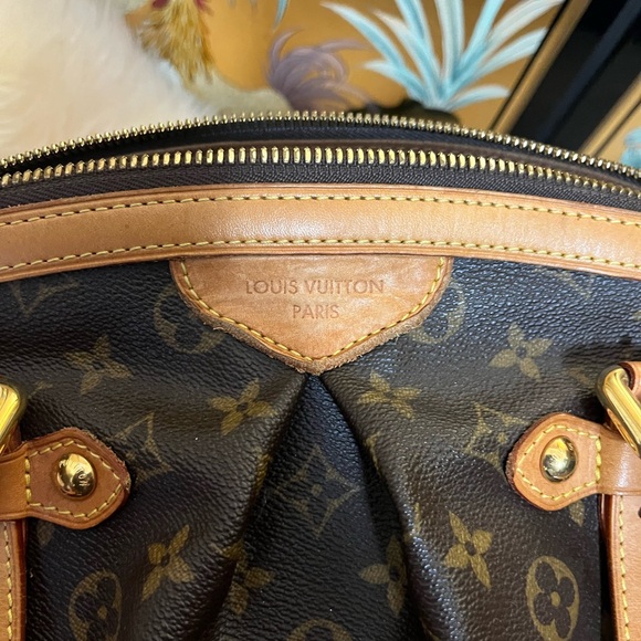 Authentic Louis Vuitton Tivoli GM - Picture 4 of 14